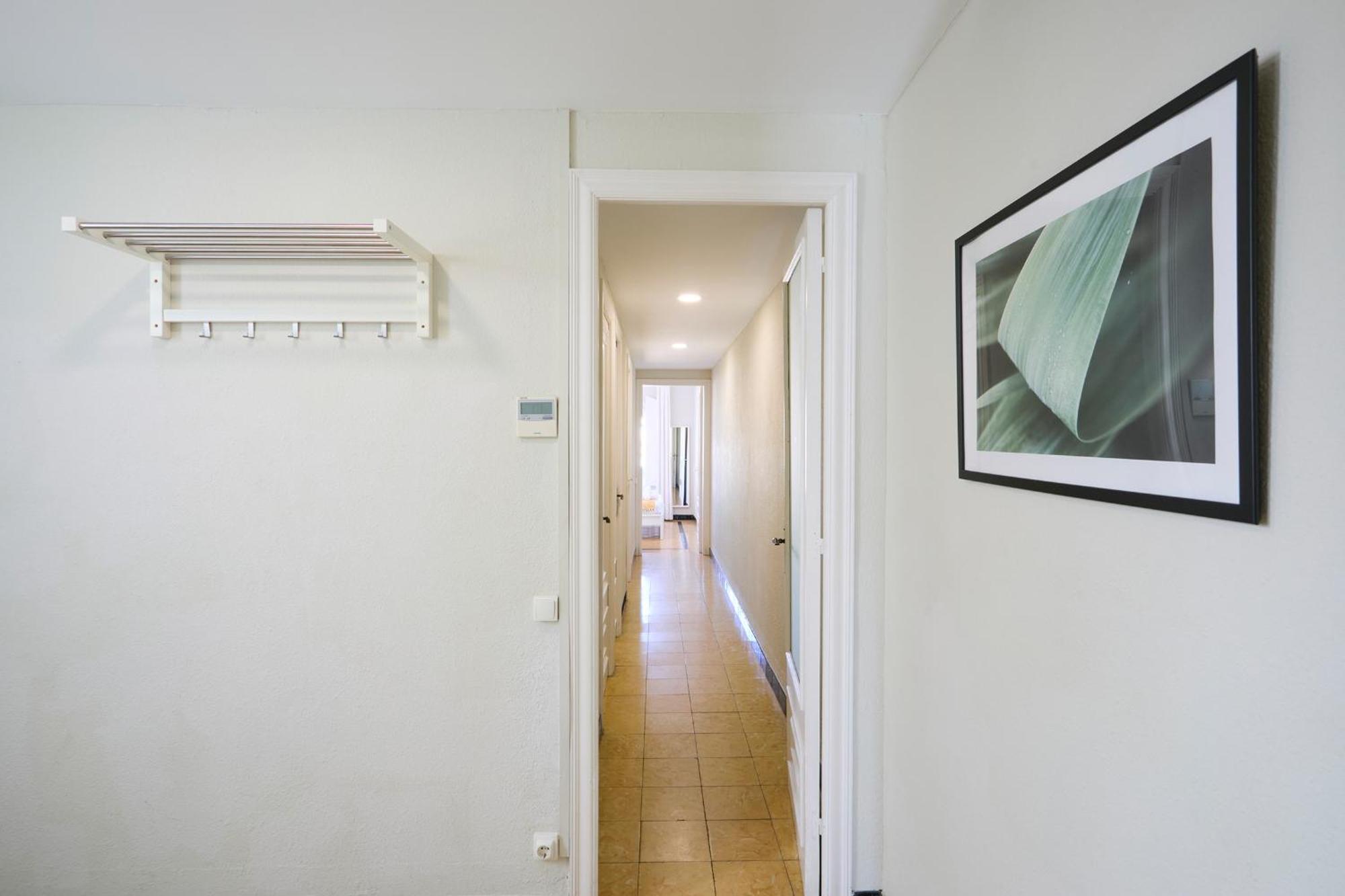 63Par1016- Sunny Apartment In Paralel Barcelona Exterior photo