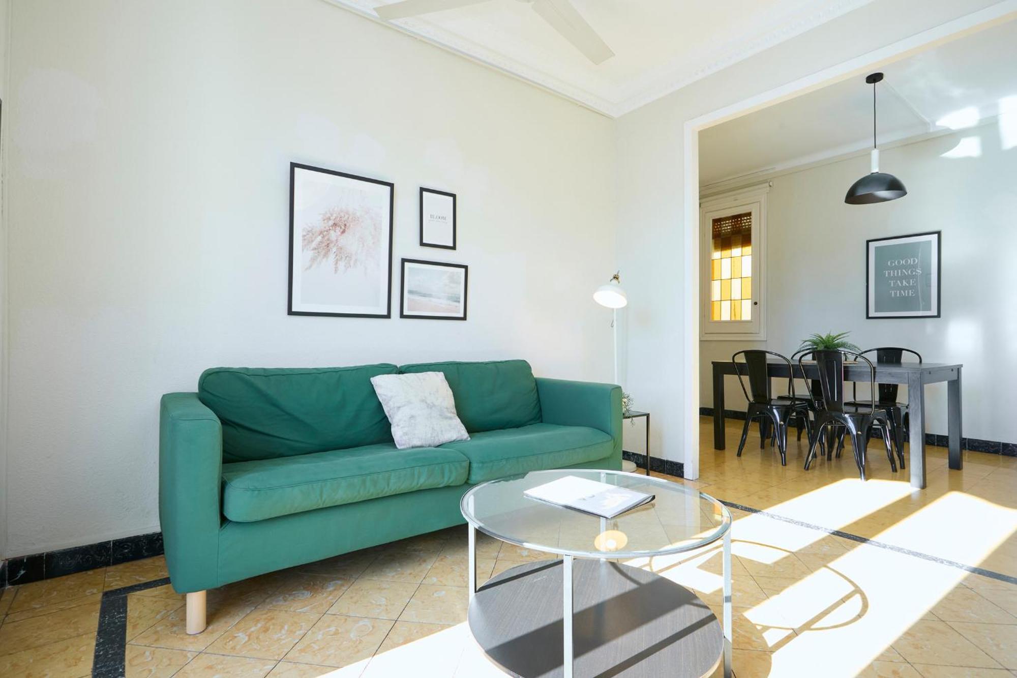 63Par1016- Sunny Apartment In Paralel Barcelona Exterior photo